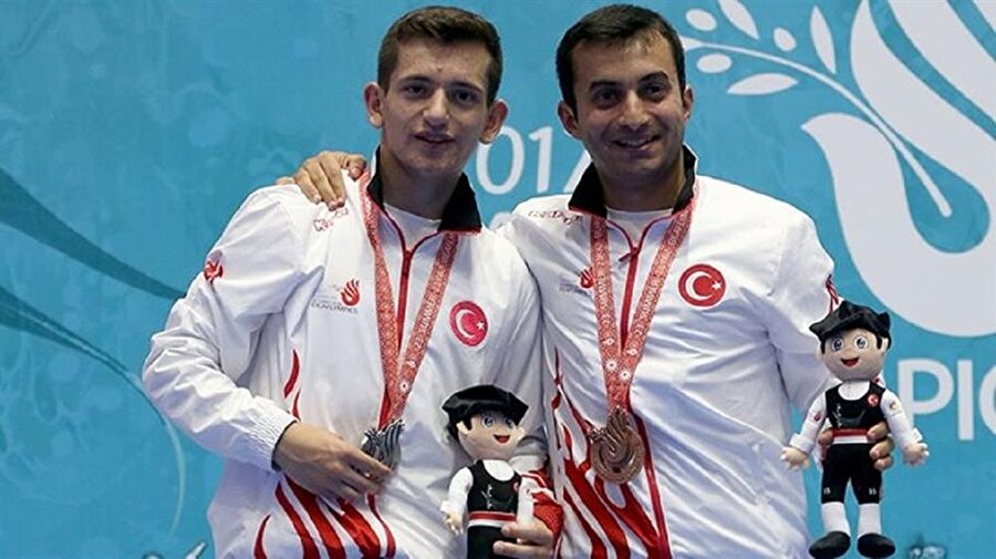 İşitme engelli Milli karatecimiz: "Hedefim Türk bayrağını göndere çektirmek