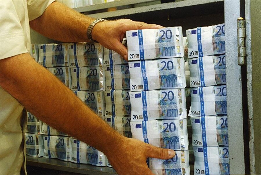 Almanya’nın Türkiye’ye doğrudan yatırımı 12,1 milyar dolar ve bunların 6,7 milyarı kısmı sermaye girişi.

                                    
                                    
                                
                                