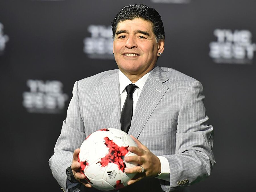 Maradona yeni sistemi destekliyor.