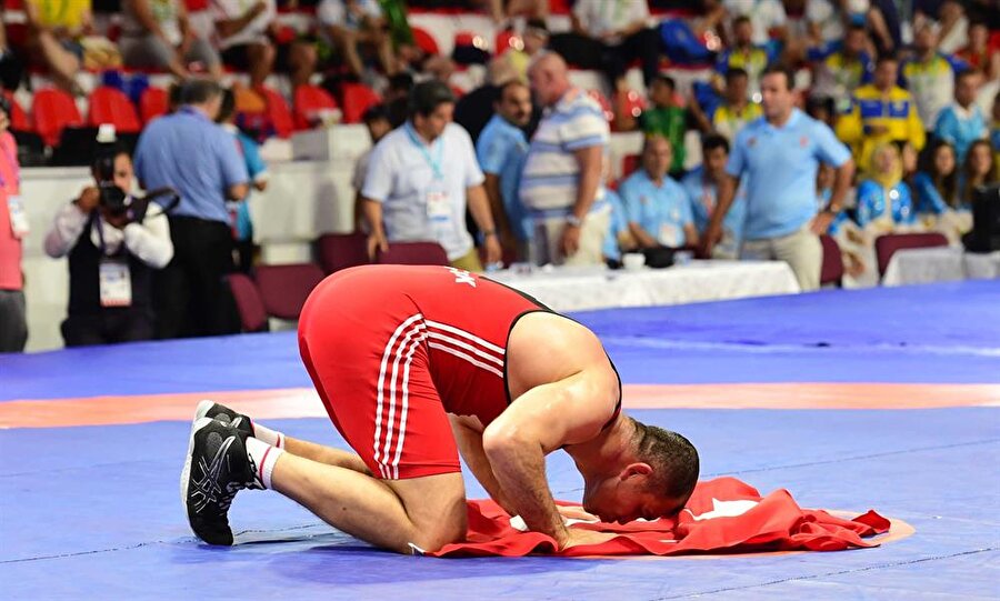 40 yaşındaki Milli sporcumuz jübilesini çifte altın madalyayla yaptı