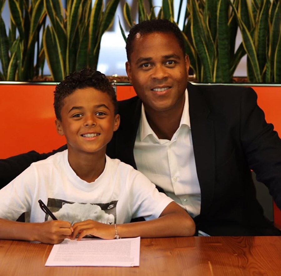 9 yaşındaki çocuk sponsorluk anlaşması imzaladı.