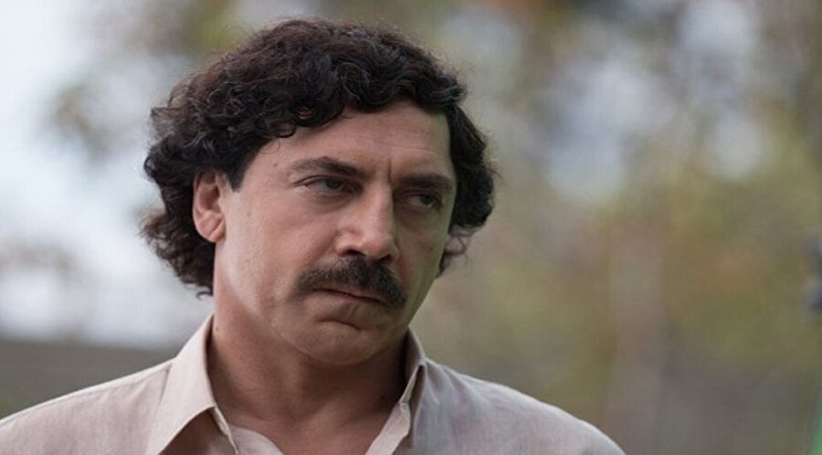 Pablo Escobar filminin başrolleri belli oldu

                                    
                                    
                                    2015 yılında Netflix sayesinde popülerliği dünya çapına ulaşan Narcos dizisi Kolombiya’lı uyuşturucu karteli Pablo Escobar‘ın hayaına dikkatleri çekmeyi başarmıştı. Papblo Escobar'ın hayatı bu kez filme uyarlanıyor.2010 yılından beri evli olan iki usta oyuncu Javier Bardem ve Penelope Cruz‘un başrollerinde yer aldığı Escobar adlı yeni film, Pablo ile gazeteci Virginia Vallejo’nun yaşadıkları aşk öyküsüne odaklanıyor. Söylentilere göre bu rol Javier Bardem’e uzun zamandır teklif ediliyordu ama oyuncu bu teklifi reddediyordu.
                                
                                
                                