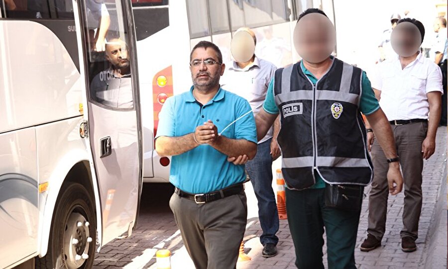 Kardeşi de FETÖ'den tutuklu
Kemal Batmaz’ın kardeşi Şakir Batmaz, 3 Kasım 2016 tarihinde FETÖ operasyonları kapsaında tutuklandı. Şakir Batmaz’ın Erciyes Üniversitesinde görev yaptığı ve FETÖ ile bağlantılı olduğu belirlendi.