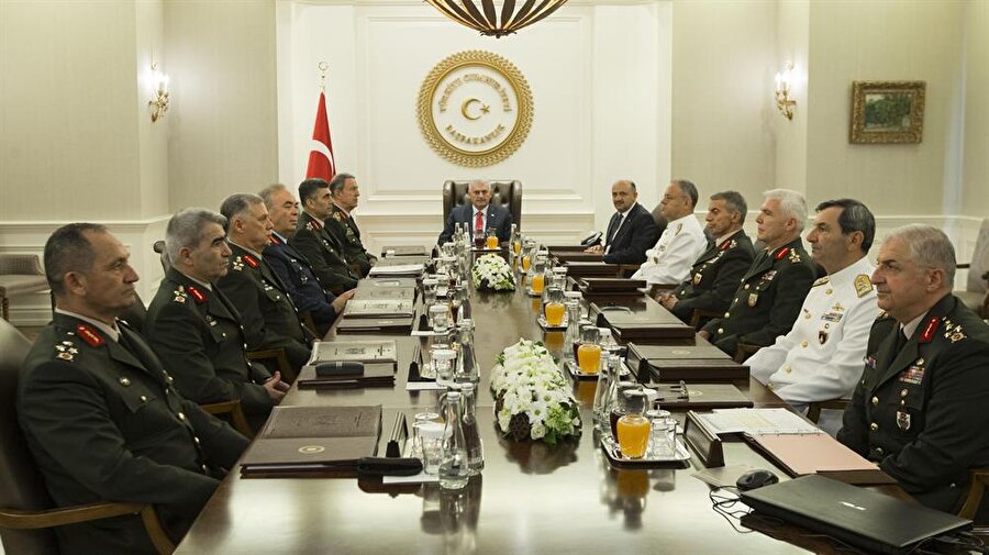 Yüksek Askeri Şura yılda iki kez toplanır.