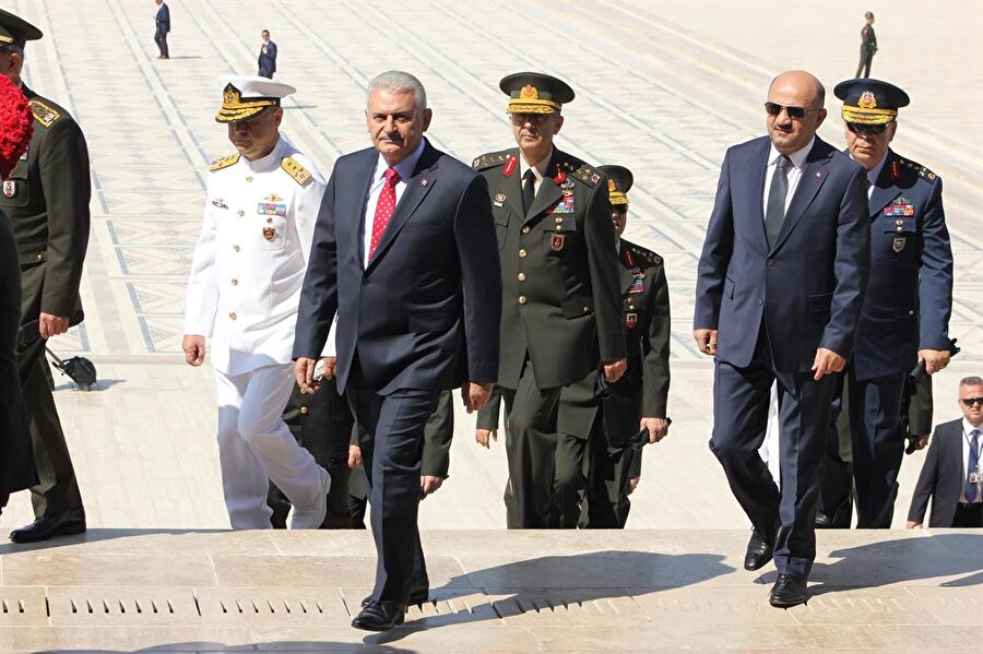 Şûra'nın kararları yargı denetimi dışındadır.
Türkiye Cumhuriyeti'ni ilgilendiren iç ve dış meselelerin ele alındığı toplantıda alınan kararlar ile birlikte Cumhurbaşkanının tek başına yapacağı işlemler yargı denetimi dışındadır.