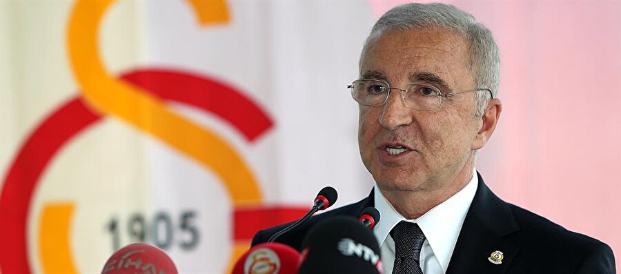 2011'de başkanlık koltuğuna oturdu
İş adamı Ünal Aysal 14 Mayıs 2011'de Galatasaray Başkanı seçildi. Göreve gelir gelmez büyük hedefler sıralayan Aysal görev süresi boyunca vaatlerinin çoğunu yerine getirdi.
