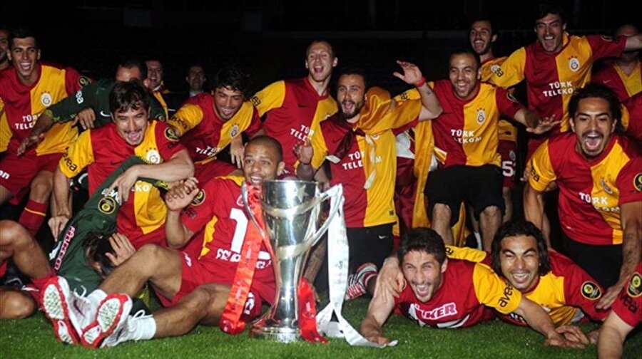 Şampiyonluk geldi
Galatasaray Aysal'ın başkanlığındaki 2011-2012 sezonunda şampiyonluğa ulaştı. Cim-Bom 2012-2013 sezonunda bir kez daha şampiyonluğa ulaştı. 