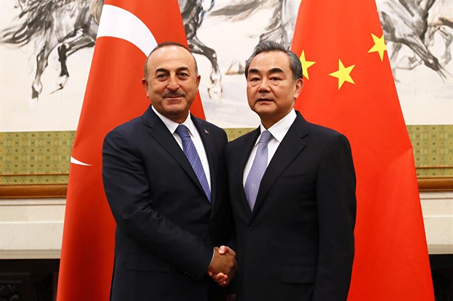 Çin'de ziyaretlerde bulunan Dışişleri Bakanı Çavuşoğlu, Türkiye'nin 'Tek Çin Politikası'na en büyük destek veren ülkelerden biri olduğunu söyledi.
