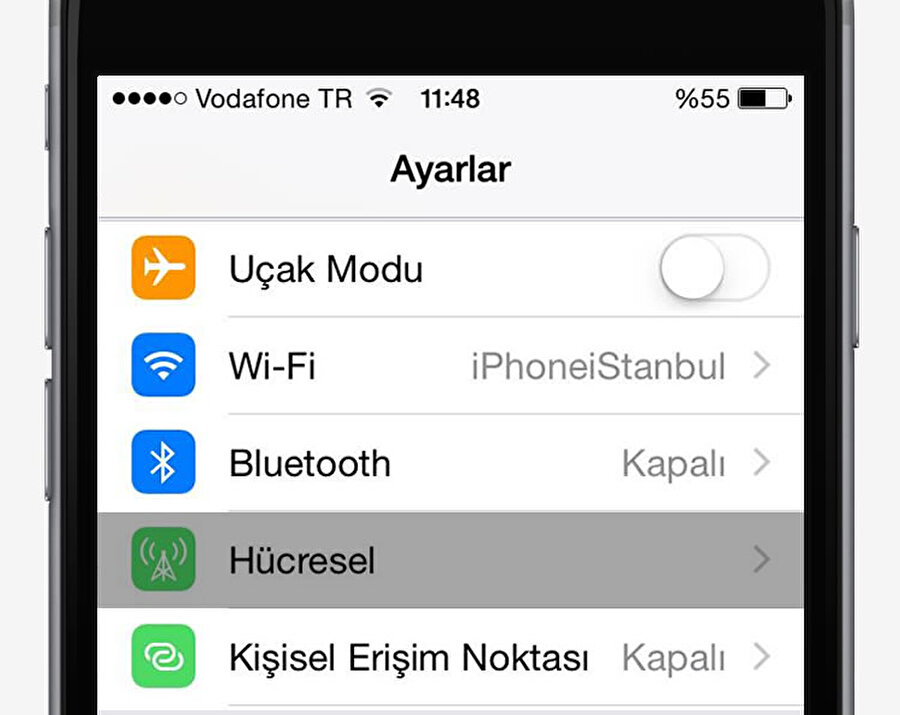 Hücresel Veri, Wi-Fi ve Bluetooth’u kapatmak:
Telefonunuza acil bir arama yahut SMS beklediğiniz anlarda uçak modunu aktif hale getirmek mümkün olmayacaktır. Bu gibi durumlarda, hücresel verinin, Wi-Fi ve Bluetooth’un kapatılması daha hızlı bir şarjı mümkün kılacaktır.