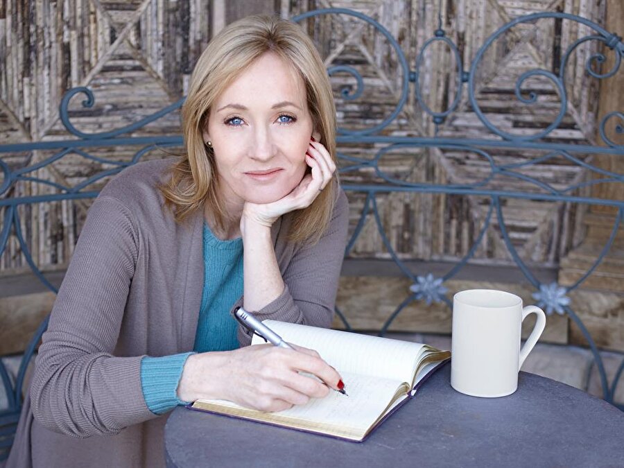 J.K. Rowling — 95 milyon dolar

                                    
                                