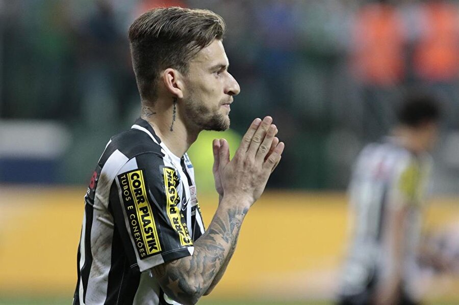 Brezilyalı futbolcu Fenerbahçe’yi reddetti!