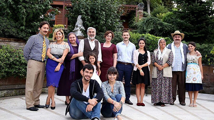 Altınsoylar  (2 Bölüm)

                                    
                                