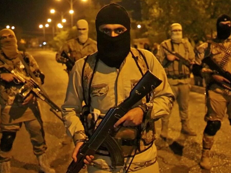 Irak Merkez Bankası, terör örgütü DEAŞ'ın hükümet ve özel bankalardaki yaklaşık 835 milyon doları çaldığını açıkladı.

                                    
                                    
                                
                                
