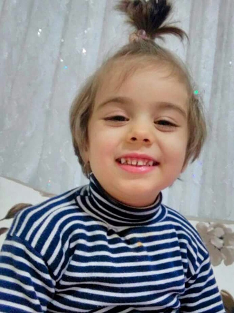 ​Minik Elanur zeytin çekirdeği yüzünden yatağa mahkum oldu