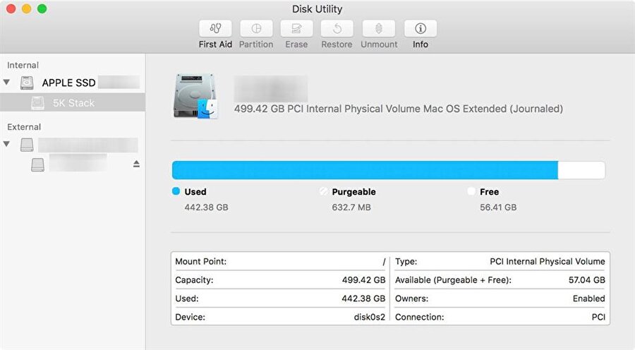 Sabit disk sürücüsünü silin: Bu aşamada yapılması gereken işlem Disk Utility seçeneğine tıklayarak sabit diski bölümleriyle birlikte silmek. 

                                    Sürücüleri tamamen silmek için seçim yapıldıktan sonra "Erase" düğmesine tıklamak yeterli. Elbette isteyen kullanıcılar bu işlemden sonra sabit diski bölümlere ayırabilir.
                                