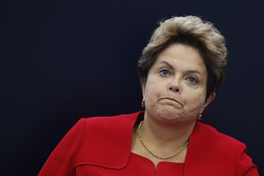 Görevinden 'şaibeli' bir şekilde alının Brezilya'nın eski Devlet Başkanı Rousseff, Batılı ülkelerin tutumu hakkında, "Irak ve Afganistan'da oluşturdukları silahlı çatışmayı Latin Amerika'da da yapacaklar." dedi.
