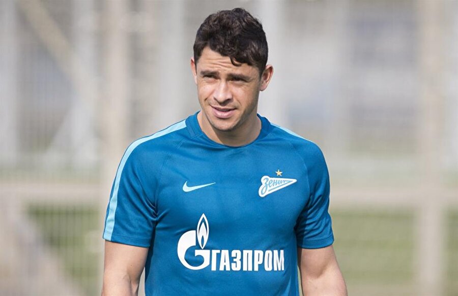 Fenerbahçe'nin Yeni 10 Numarası Giuliano, Alex ile Benzerlikleriyle Dikkat Çekiyor!