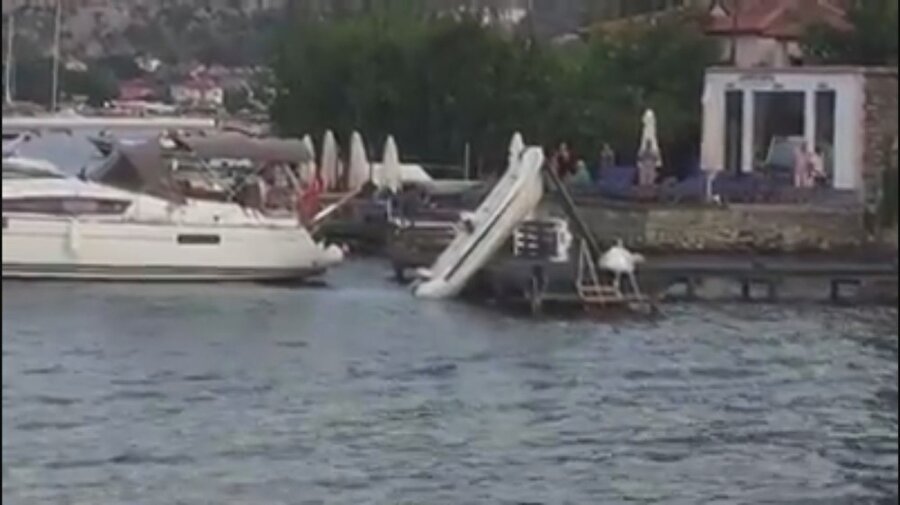 Muğla'nın Marmaris ilçesine 46 kilometre mesafedeki ünlülerin uğrak mekanı Selimiye'de facianın eşiğinden dönüldü.