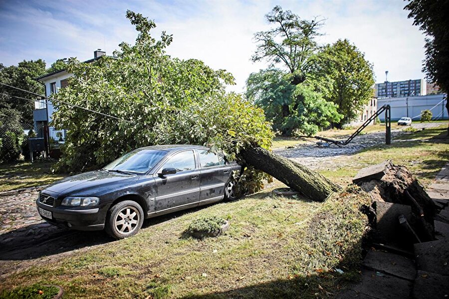 ​Şiddetli fırtına can aldı: 5 ölü