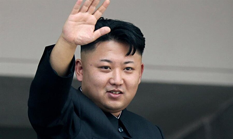 Kuzey Kore Devlet Başkanı olduğunda sadece 27 yaşındaydı.

                                    2011’de göreve gelen Kim Jong-Un günümüzde dünyanın en genç devlet başkanı unvanını halen elinde bulundurmaktadır.
                                