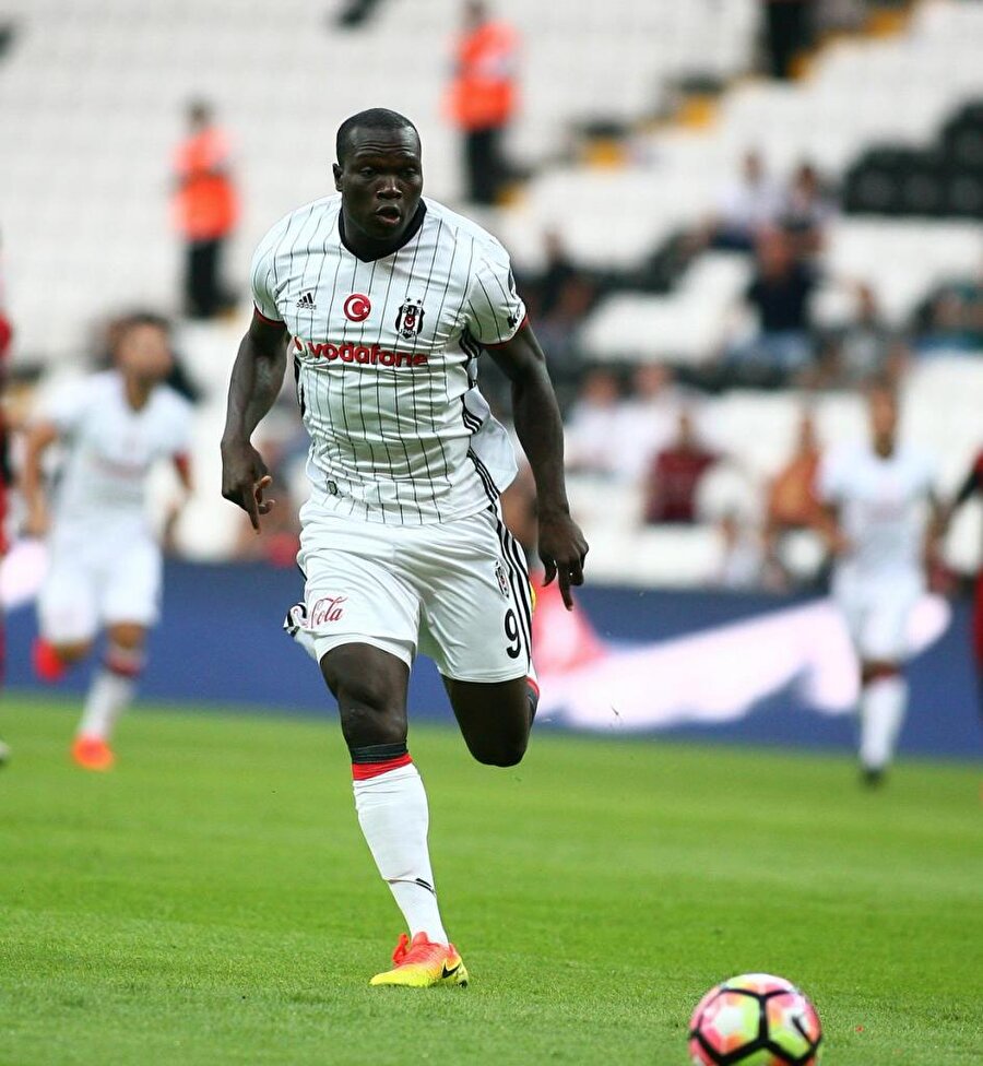 Fenerbahçe’den Beşiktaş’a Aboubakar çalımı