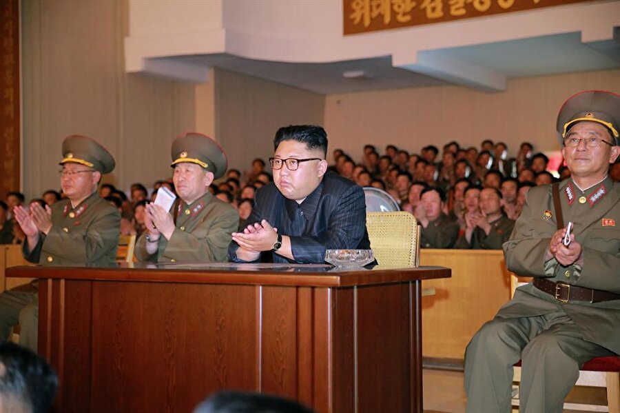 Kuzey Kore lideri Kim Jong-Un’un, dünyayı korkutan Guam planını askıya aldığı duyuruldu. 

                                    
                                