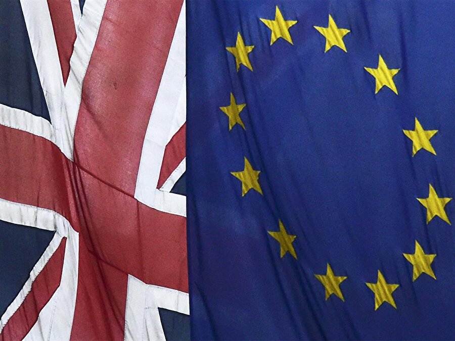 Avrupa Birliği’nden ayrılacak olan İngiltere’nin AB ile Gümrük Birliği anlaşmasını devam ettirmek istediği bildirildi.

                                    
                                