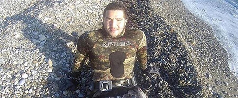 ​Antalya'da denizde zıpkınla balık avlamaya çıkan 22 yaşındaki Yusuf Uysal hayatını kaybetti.