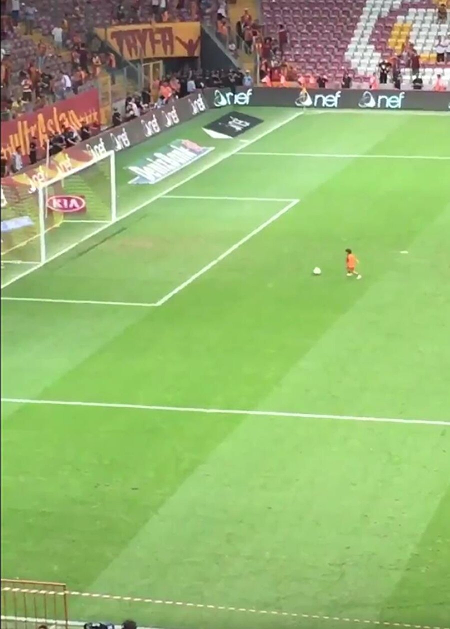 Belhanda'nın oğlu da golle başladı!
