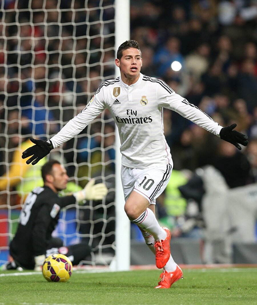 James Rodrigues

                                    2014'te Real Madrid'in en sükseli transferi ise 75 milyon Euro bonservis bedeli ödenen James Rodrigues oldu.
                                