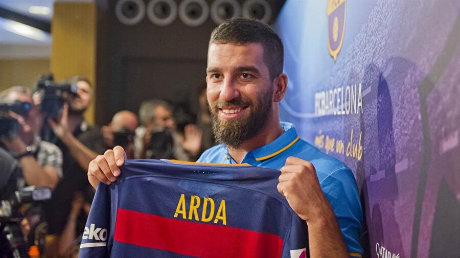 Arda Turan

                                    2015'te Arda Turan 34, Aleix Vidal 17 milyon Euro bonservisle Barcelona kadrosuna katıldı.
                                
