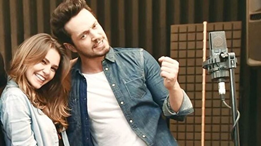 Beklenen haber geldi!
2016 yılının başında birlikte rol aldıkları Kardeşim Benim filminde tanışan Murat Boz ve Aslı Enver çiftinden beklenen haber geldi.