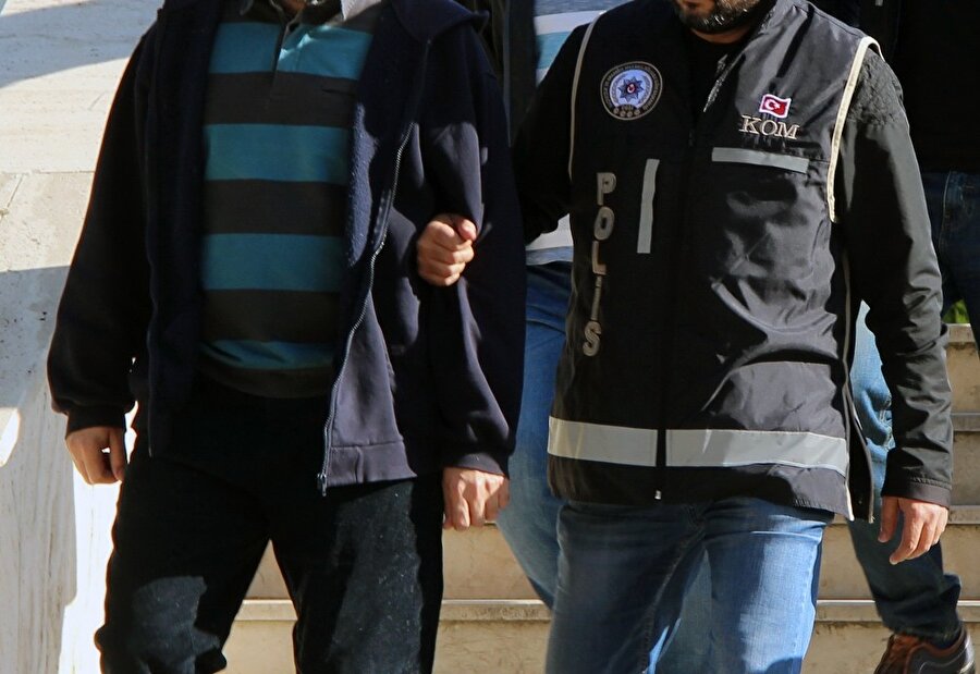 ​Suikast hazırlığı yapan 2 FETÖ üyesi yakalandı