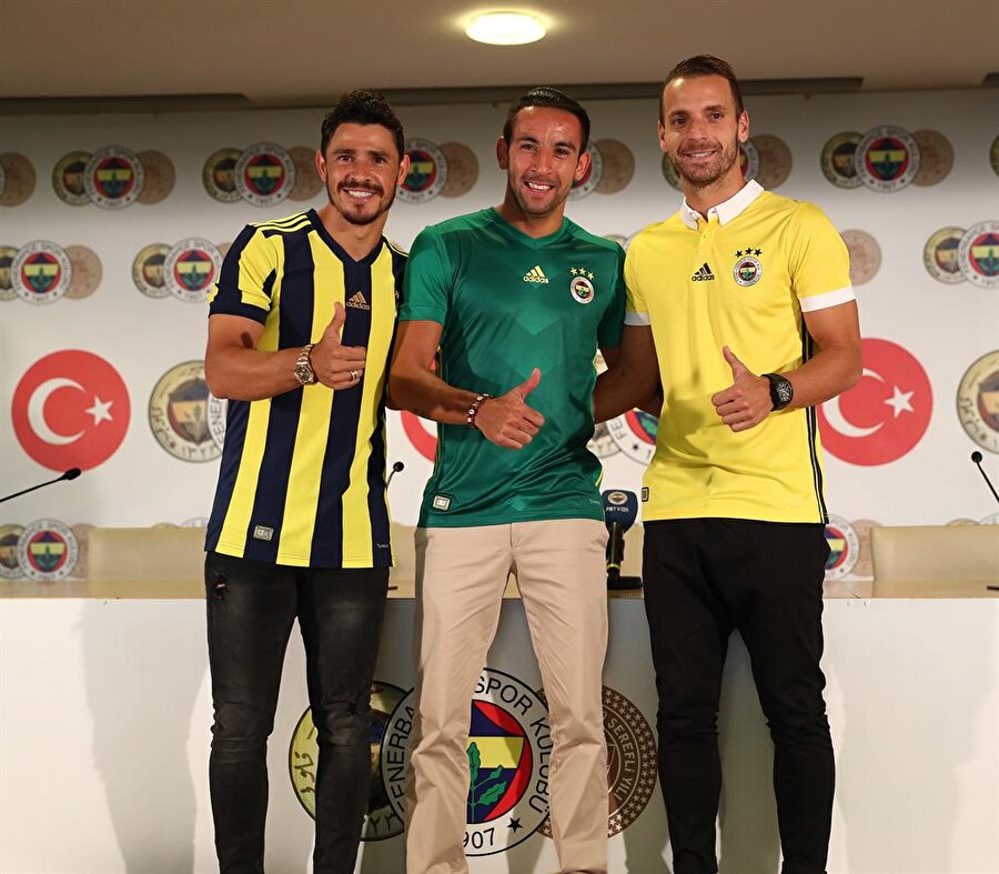 ​İmza töreninde flaş açıklamalar! "Fenerbahçe'yi kabul etme nedenim, Fenerbahçe'nin büyüklüğündendir! 