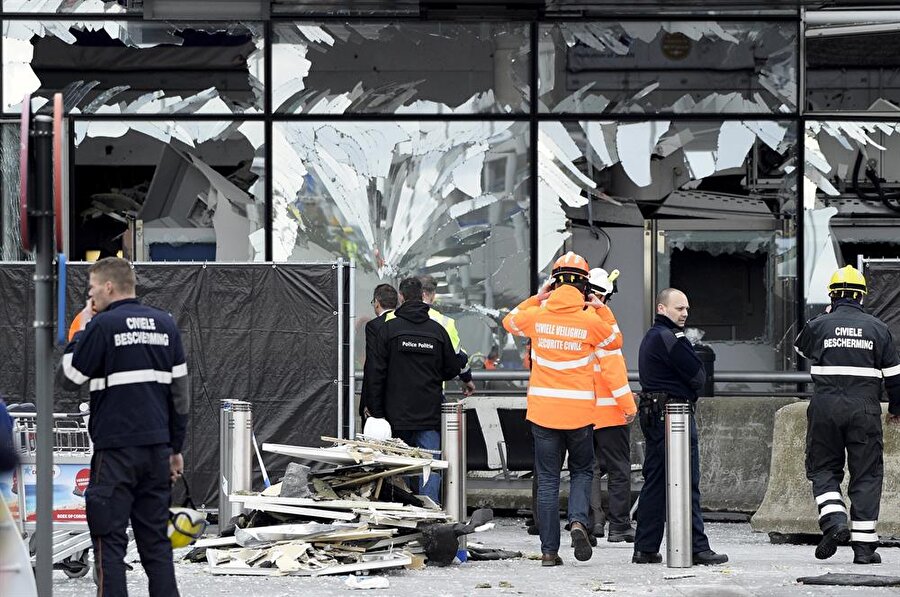 Belçika: 3 saldırıda 36 kişi öldü

                                    
                                    
                                    Belçika’da 2014 ve 2016’daki 3 saldırıda toplam 36 kişi öldü. DEAŞ’ın en kanlı saldırılarından biri Brüksel'deki Zaventem Havalimanı ile Maelbeek metro istasyonunda gerçekleşmiş, bu saldırılarda 33 kişi hayatını kaybetti.
                                
                                
                                