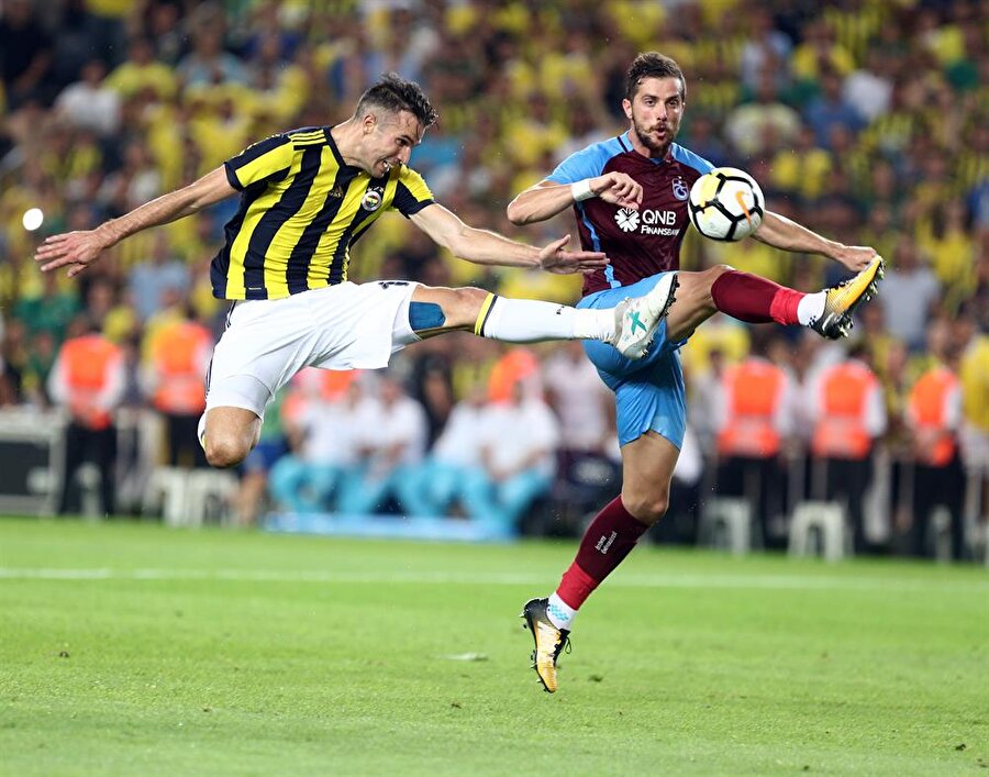 Rıdvan Dilmen'den Fenerbahçe'li futbolculara: Fenerbahçe’nin 3 santrforu var, defolu..