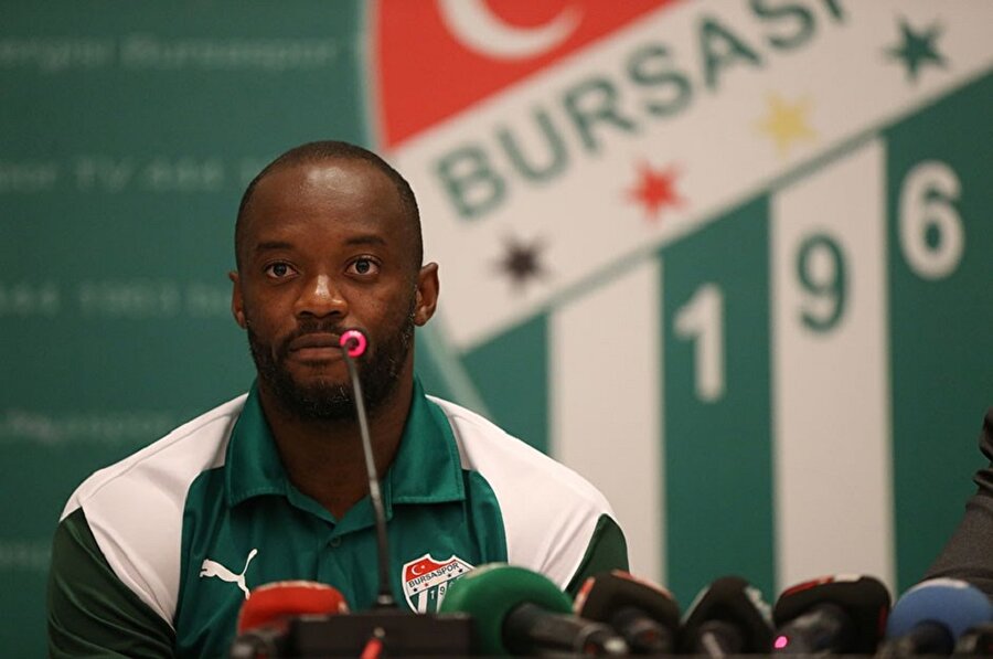 Bursaspor'da lige damga vurmanın planlarını yapıyor! Le Guen Bir transferi daha bitirdi!​
