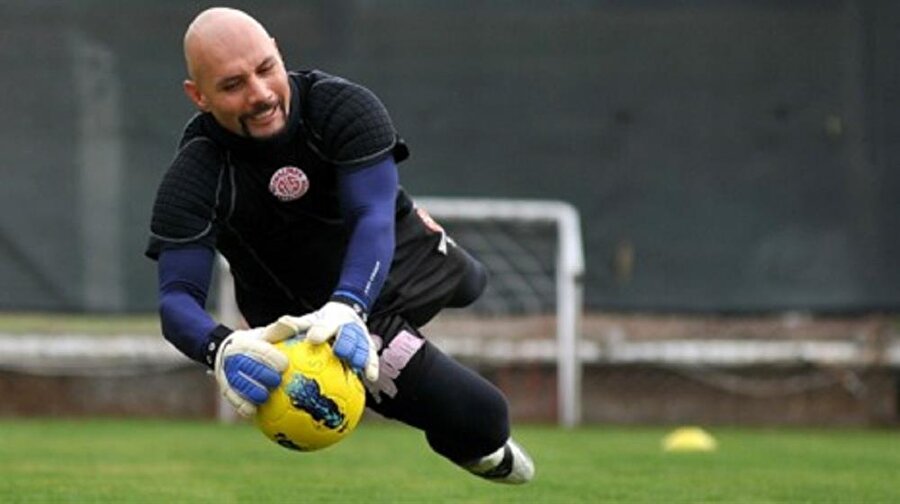 Eski milli kaleci Bylock'tan gözaltına alındı