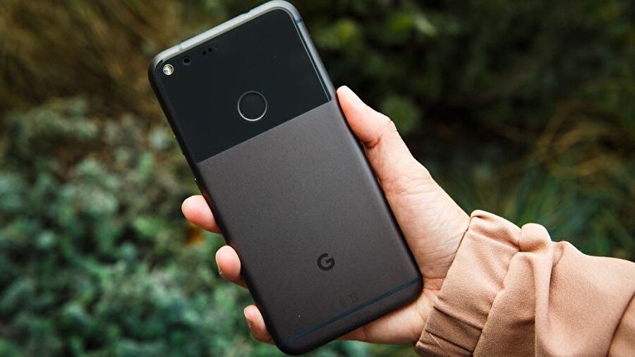 Google: Android 8.0 Oreo güncellemesini alacak telefon listesi
Az önce de belirttiğimiz üzere Android Oreo güncellemesi ilk etapta Google cihazlara gelecek. İşte Android Oreo güncellemesini alacak olan Google cihaz listesi: Google PixelGoogle Pixel XL
Google Pixel C
Google Nexus 6P
Google Nexus 5X
Google Nexus Player