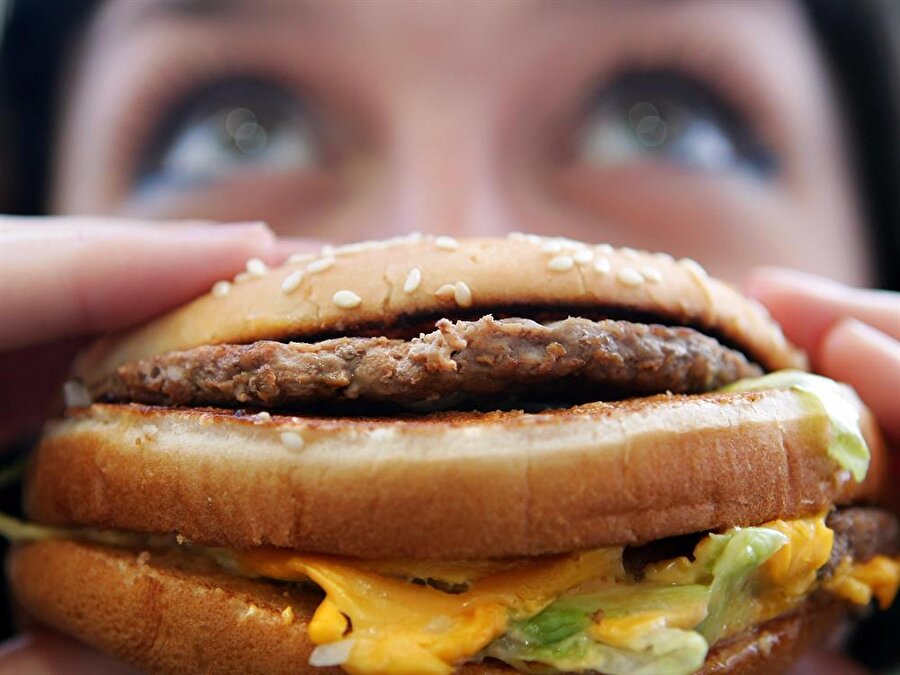 'Böcekburger' market raflarında yerini aldı