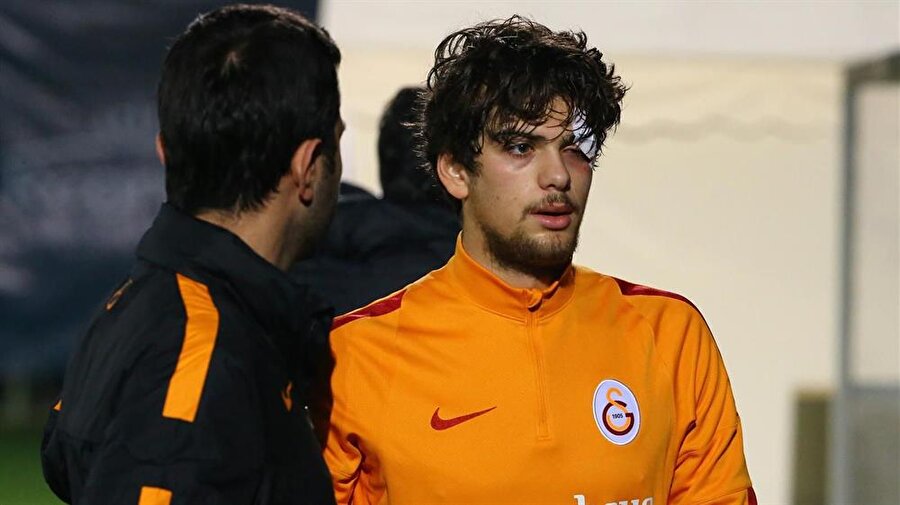 Galatasaray'dan 3.Lig'e: Genç oyuncu Van Büyükşehir Belediyespor'da
