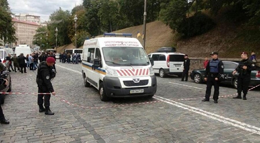 Ukrayna'nın bağımsızlık gününde, başkent Kiev'de meydana gelen patlamada ilk belirlemelere göre iki kişi yaralandı.
