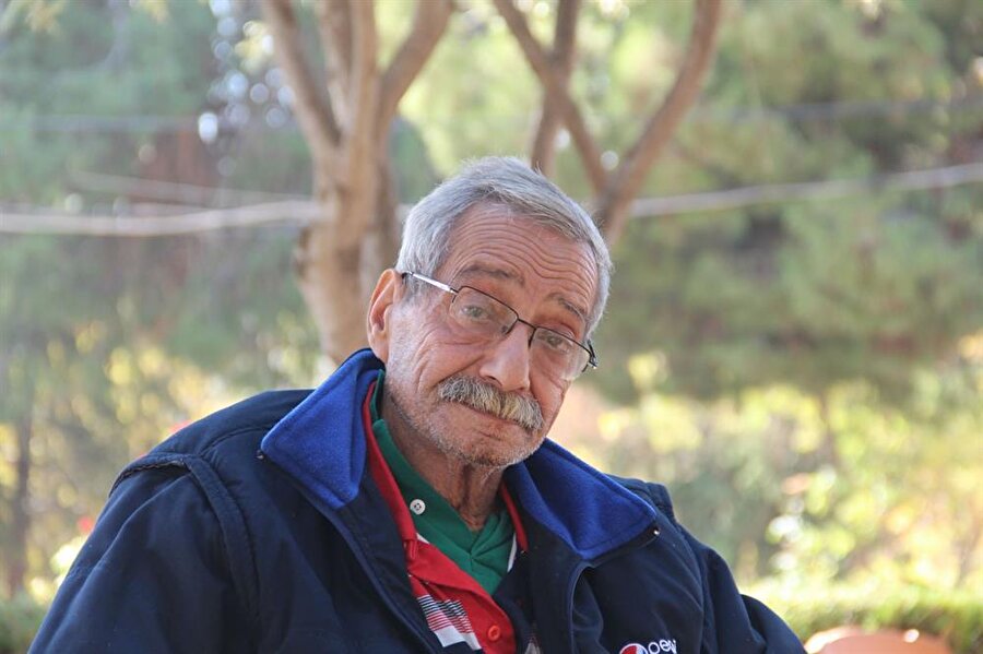 TRT Spikeri Mesut Mertcan vefat etti
12 Eylül darbesinde sabaha karşı radyoda 1 numaralı MGK bildirisini okumasıyla tanınan duayen spiker Mesut Mertcan vefat etti. Son dönemlerde Adana'daki bir huzur evinde yaşayan ve rahatsızlıkları bulunan Mertcan, 71 yaşındaydı.