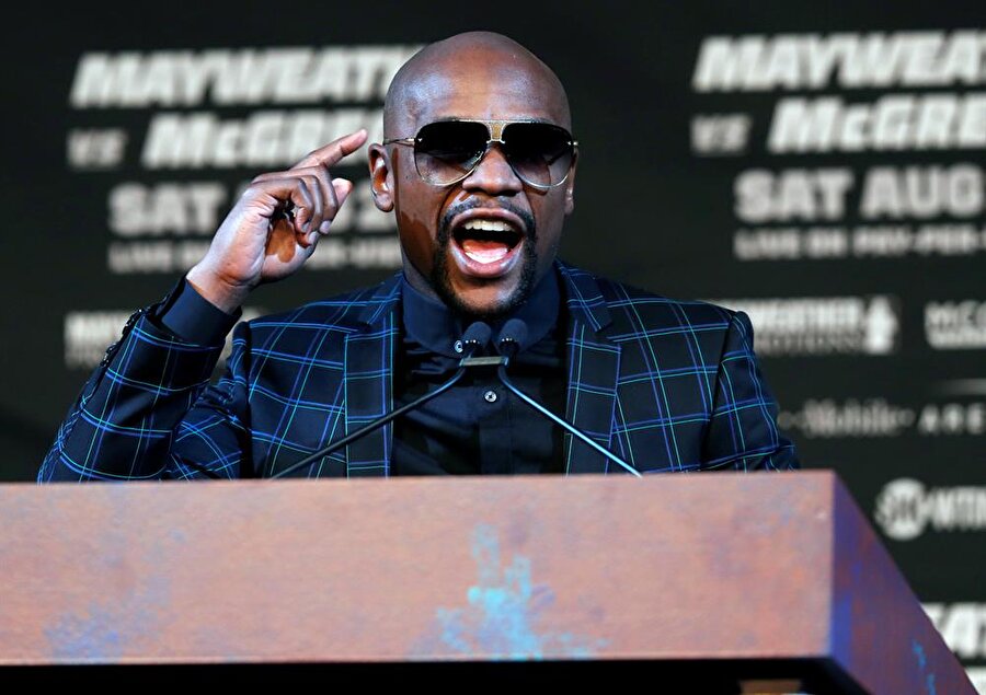 Floyd Mayweather profesyonel kariyerinde hiç mağlup olmadı. 49 maç, 49 galibiyet, 26 nakavt.

                                    
                                    
                                    
                                
                                
                                