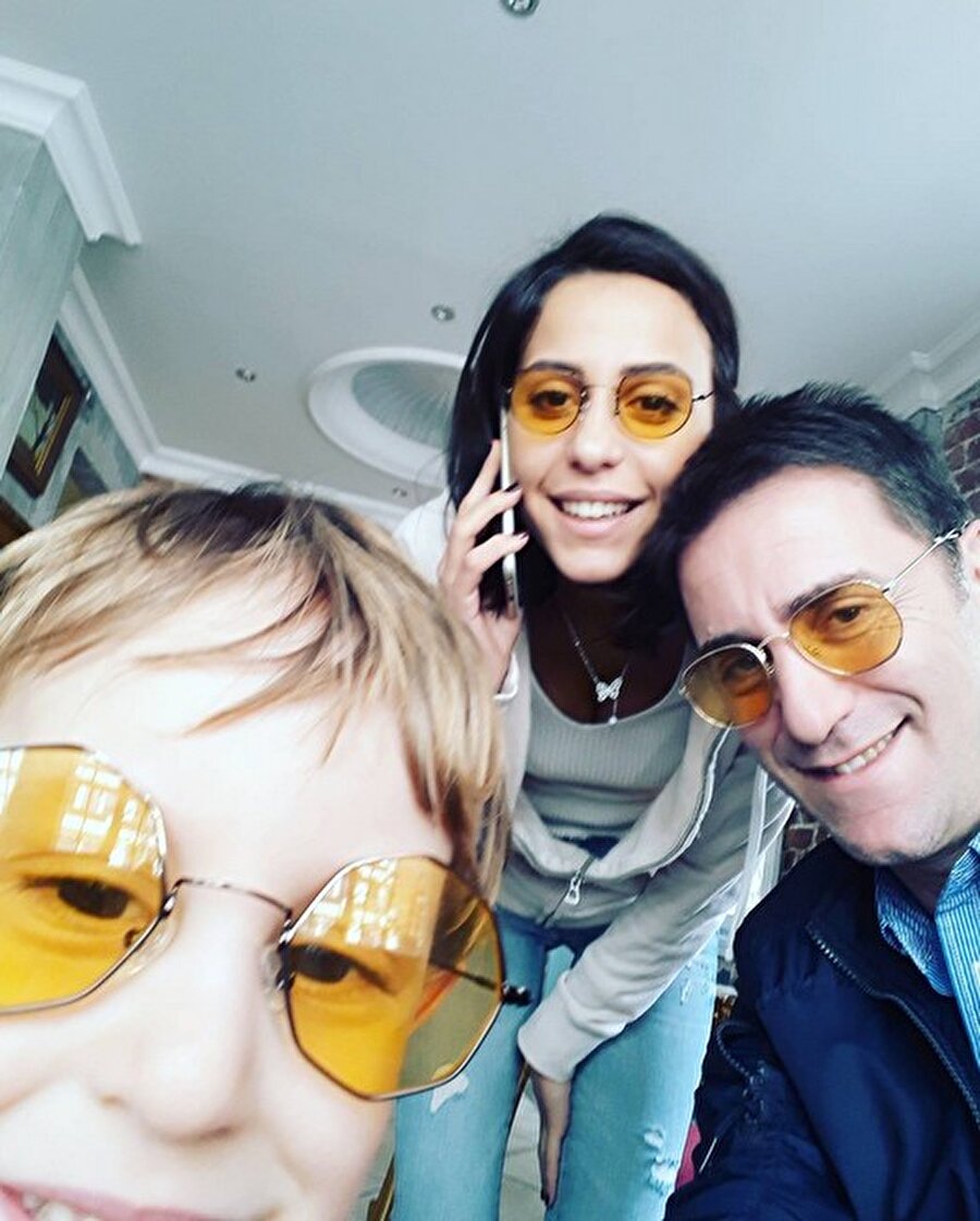 Şiirler yazıyor!
Bekir Aksoy ise Instagram'da sık sık oğlunun fotoğraflarını paylaşıp altına şiirler yazıyor.