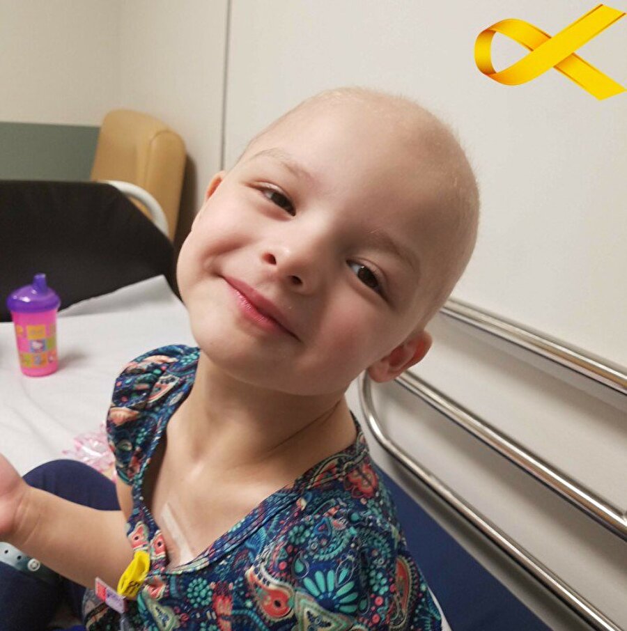 Sofie Loftus, Wonder Woman 

                                    Sofie, embriyonal rabdomiyosarkom olarak adlandırılan bağ dokularının nadir bir kanseri ile savaşan 3 yaşında bir çocuk.
                                