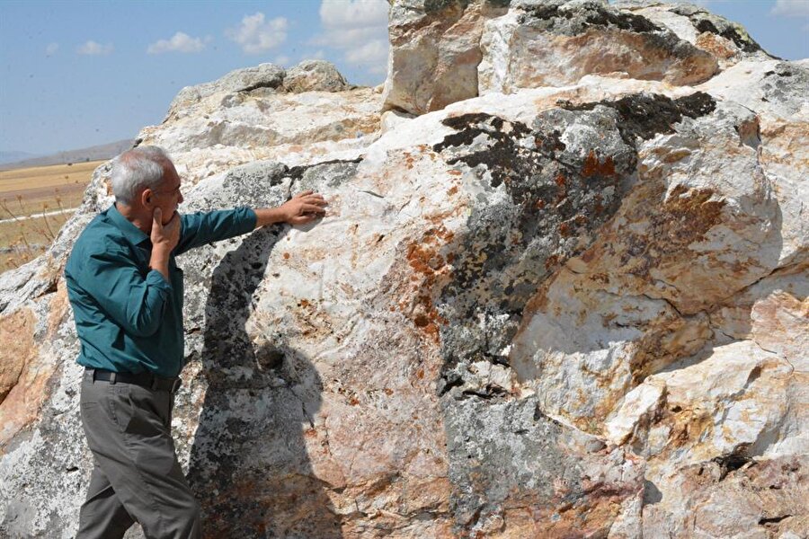 4.000 yıllık anıtı dinamitle parçaladılar!