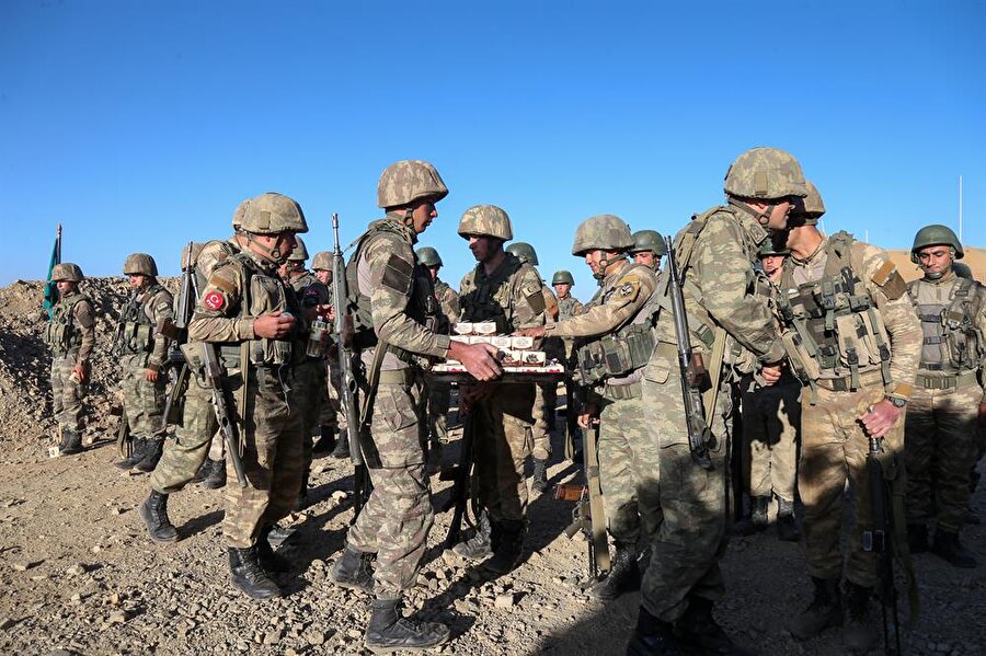 2.900 metrede bayramlaşma