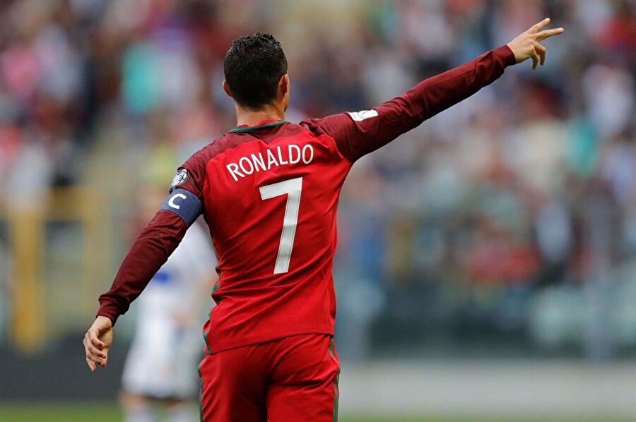 Cristiano Ronaldo Pele'yi solladı!