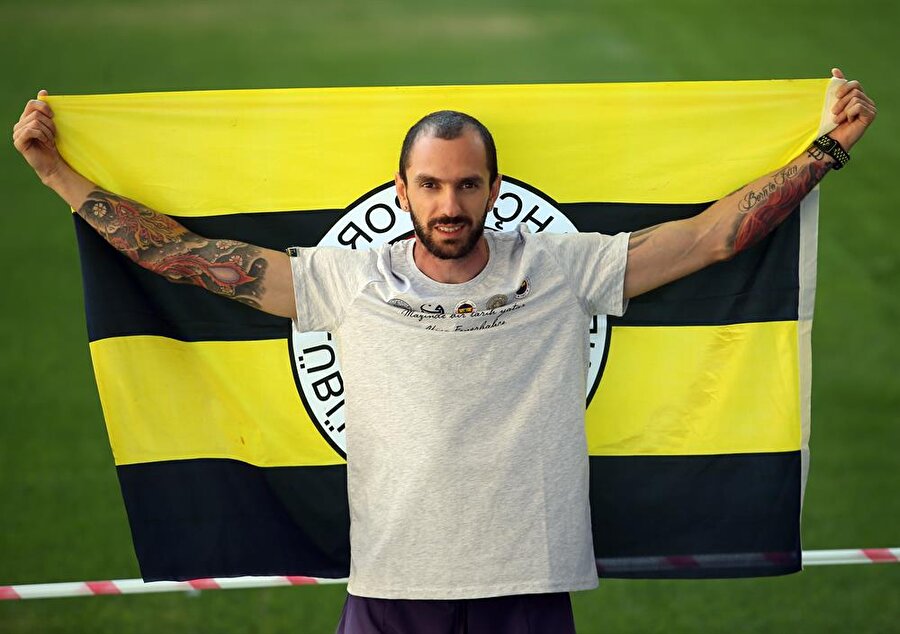 Ramil Guliyev'e büyük onur